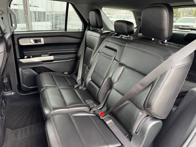 Used 2023 Ford Explorer XLT w/ Equipment Group 202A image 6