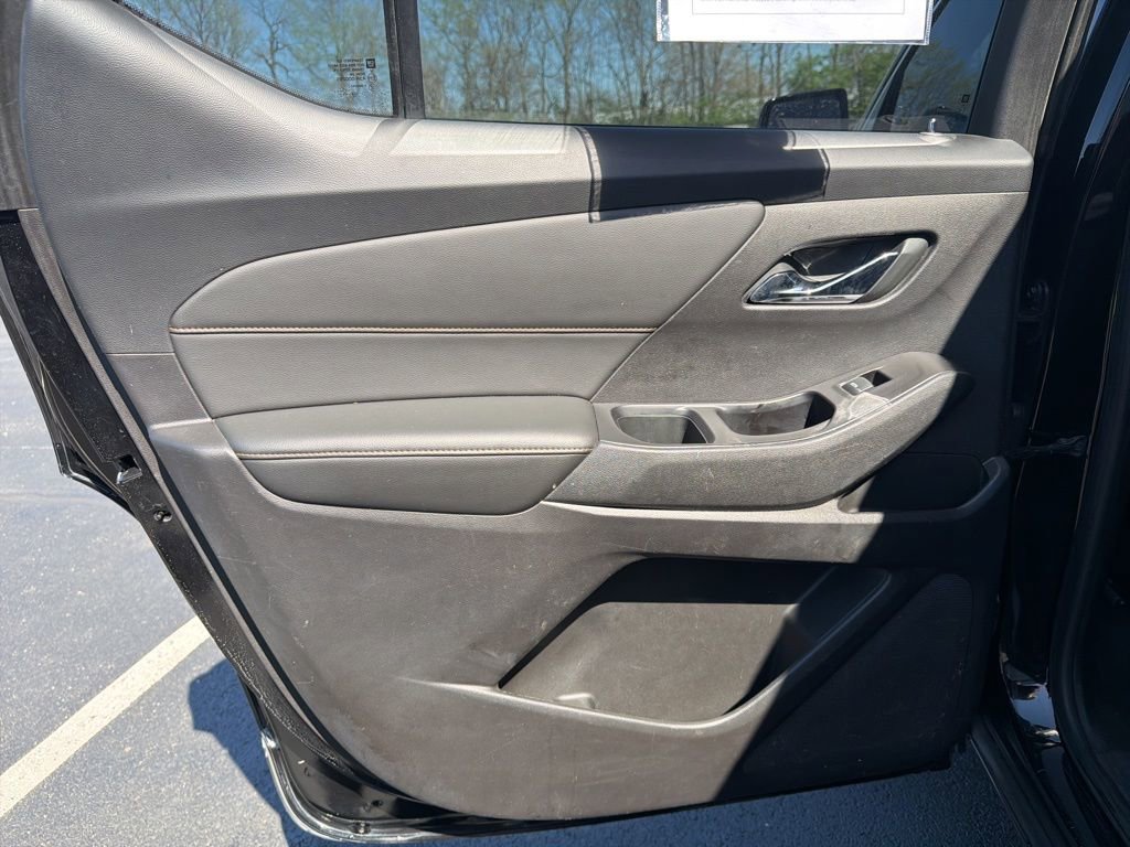 Used 2018 Chevrolet Traverse LT image 19