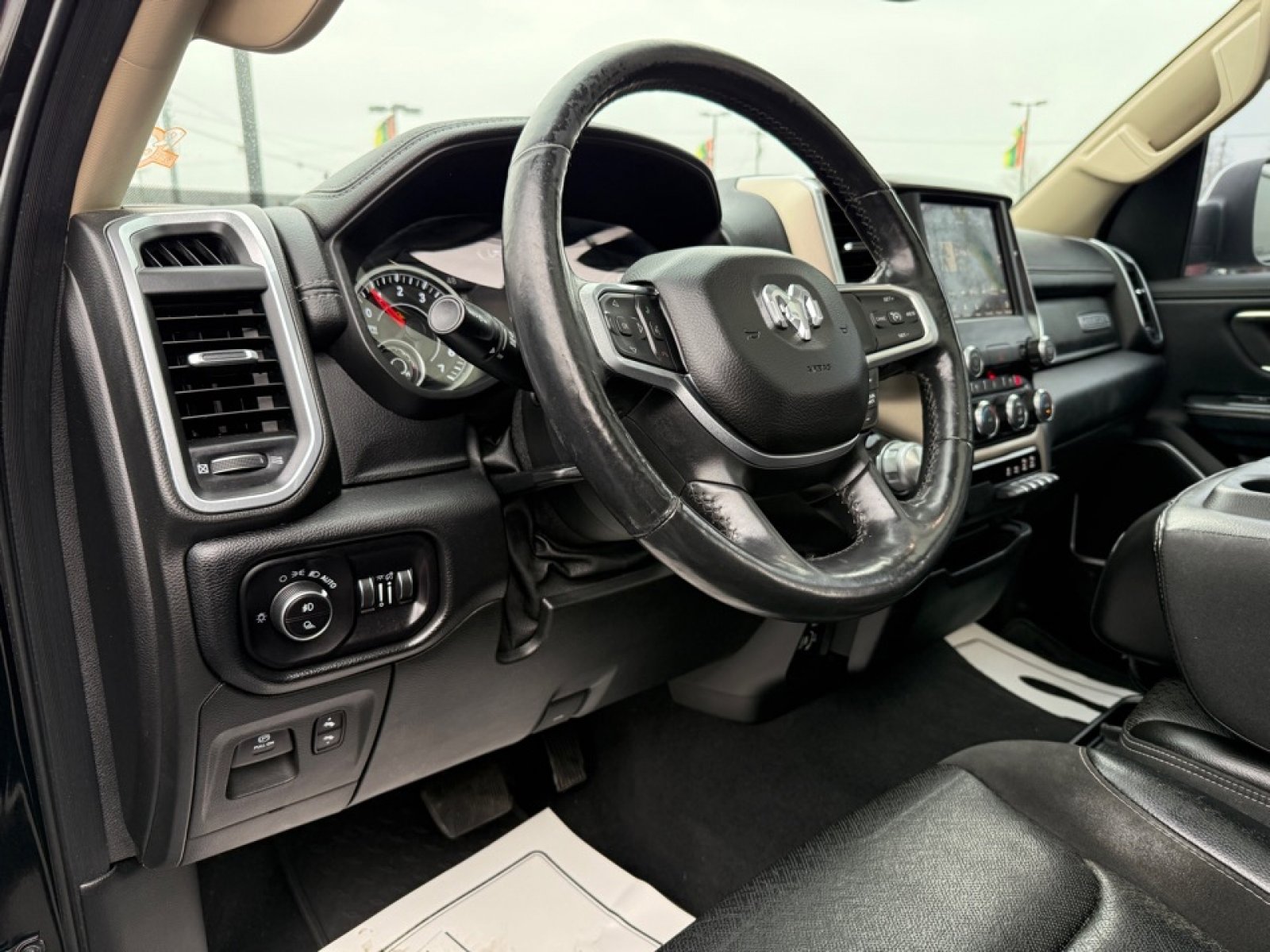 Used 2019 RAM 1500 Laramie image 13