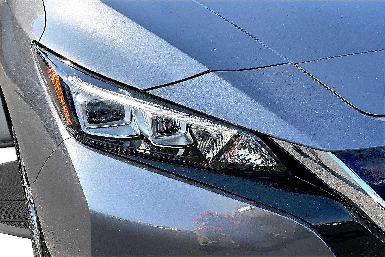 Used 2021 Nissan Leaf SV w/ SV Technology Package FWD image 30