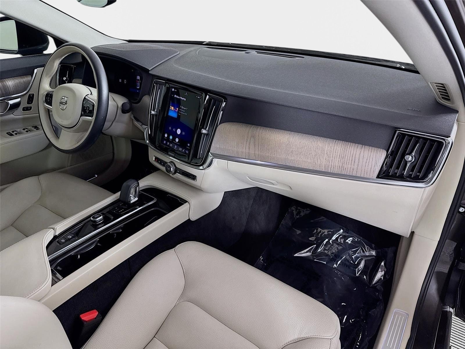 Used 2023 Volvo S90 B6 Plus AWD/4WD image 31