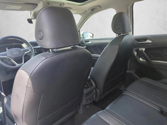 Used 2022 Volkswagen Tiguan SE FWD image 19