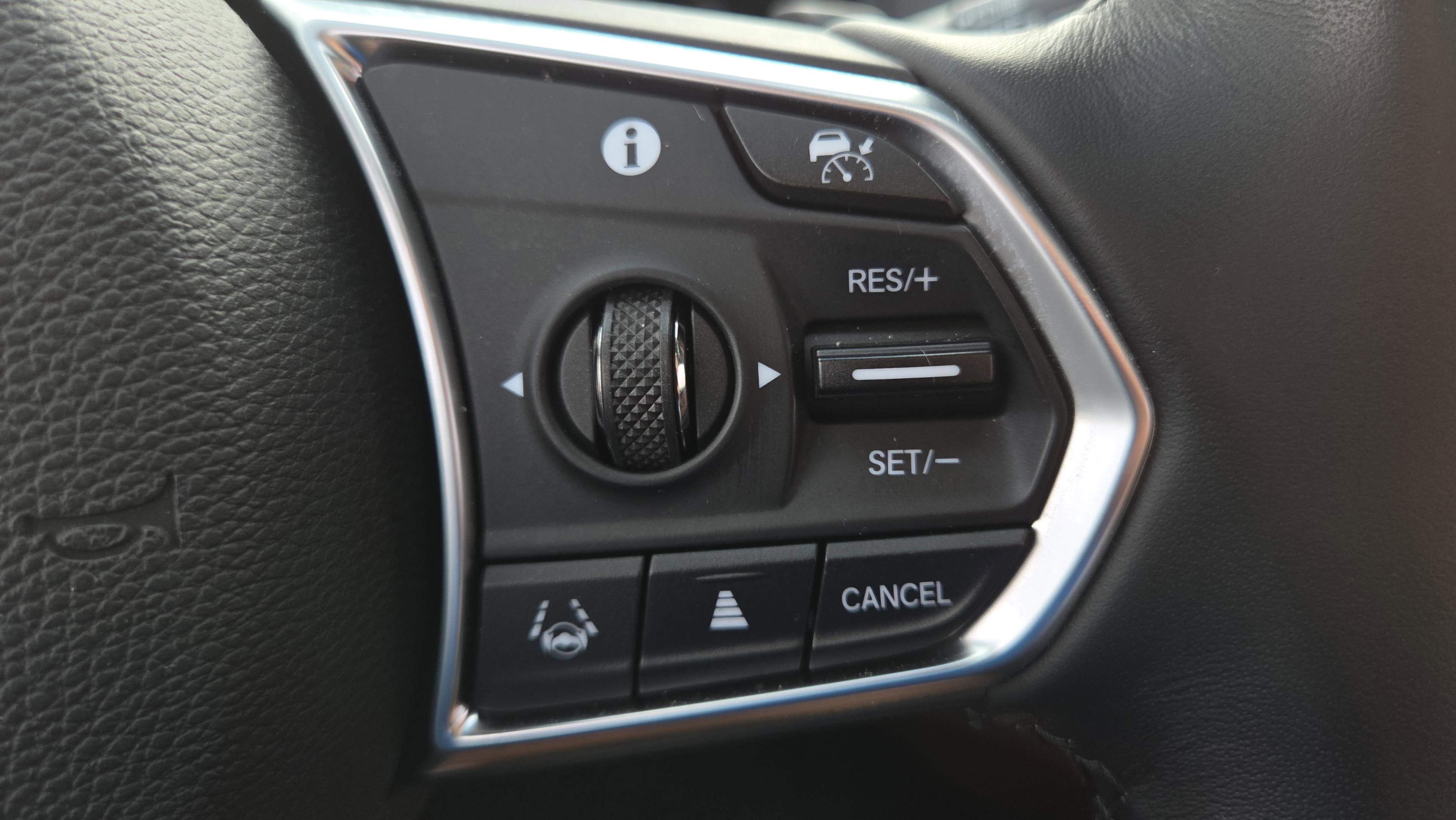 Used 2025 Acura RDX SH-AWD w/ Technology Package image 25