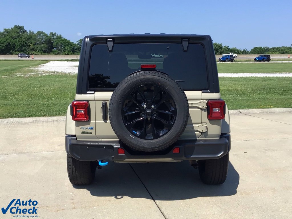 Used 2022 Jeep Wrangler Unlimited Sahara w/ Cold Weather Group image 5