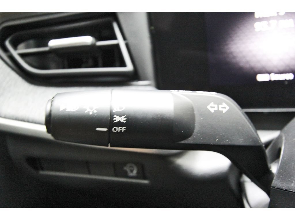 Used 2026 Nissan Kicks SV FWD image 15