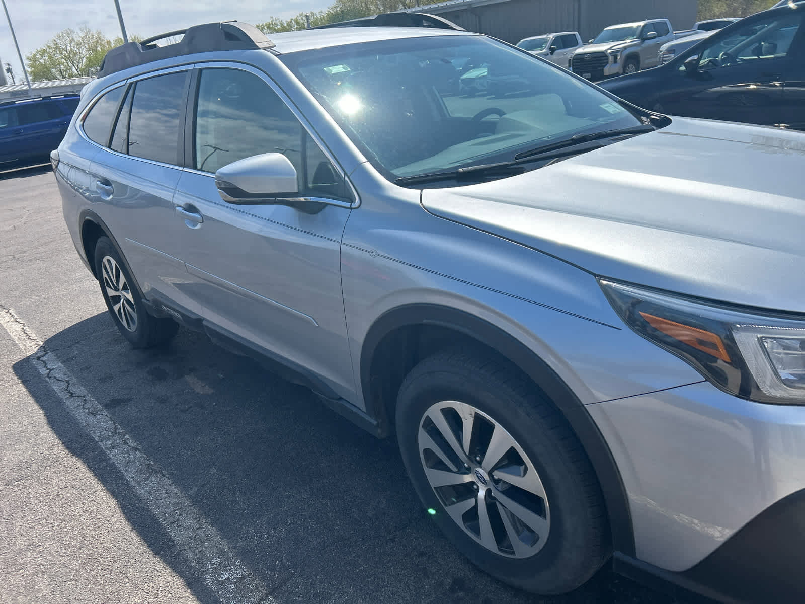 Used 2022 Subaru Outback Premium AWD/4WD image 6