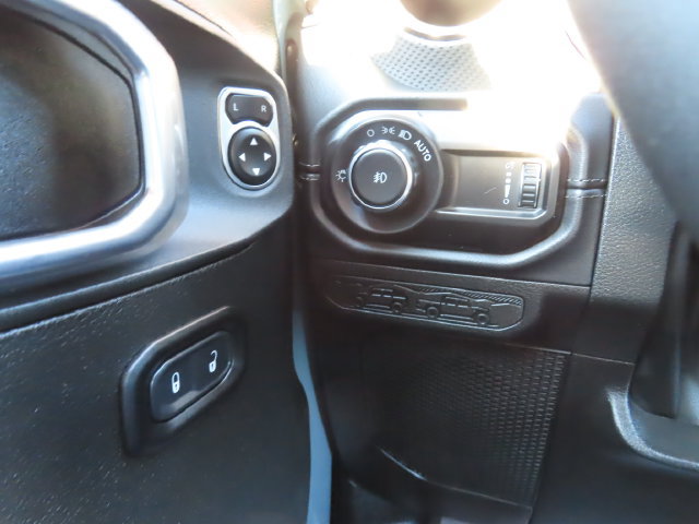 Used 2026 Jeep Wrangler Unlimited Rubicon AWD/4WD image 31