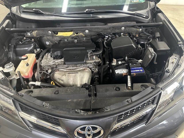Used 2015 Toyota RAV4 XLE AWD/4WD image 11