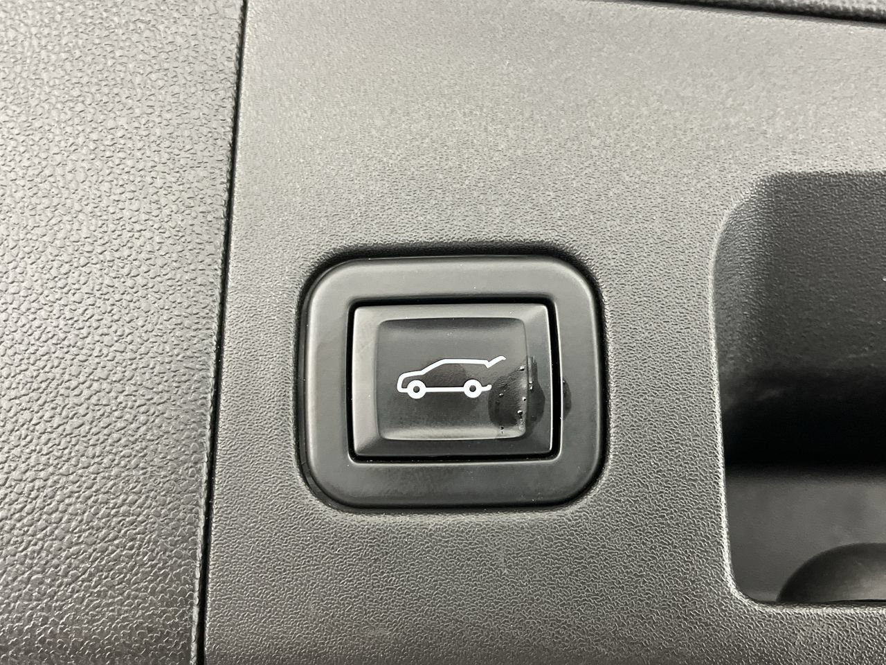 Certified 2020 Cadillac XT5 Sportv w/ Platinum Package AWD/4WD image 36