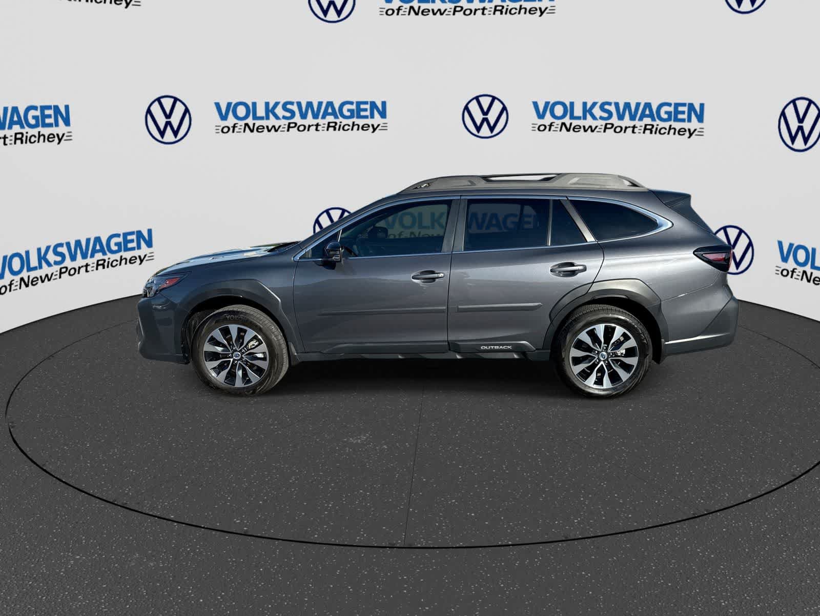 Used 2025 Subaru Outback Limited AWD/4WD image 11