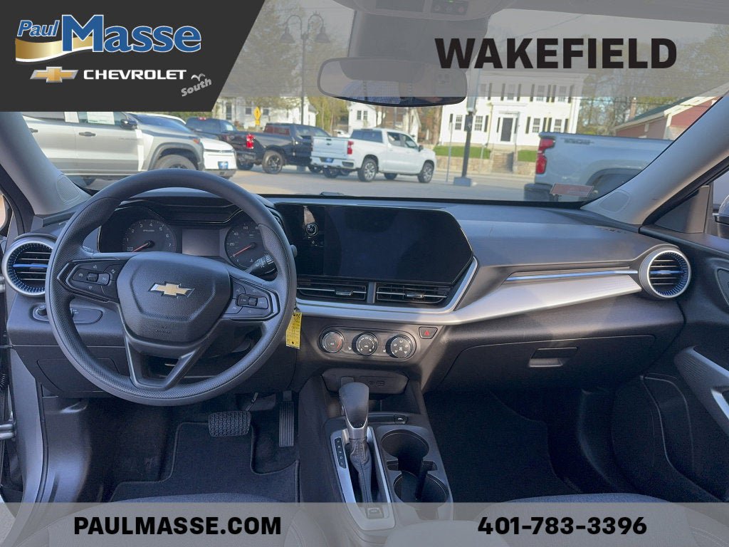 Used 2024 Chevrolet Trax LS w/ LS Convenience Package FWD image 16