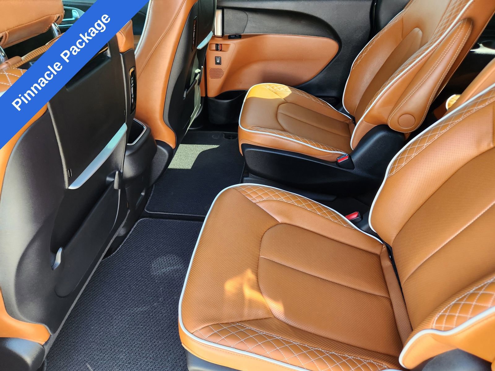 Used 2025 Chrysler Pacifica Pinnacle image 31