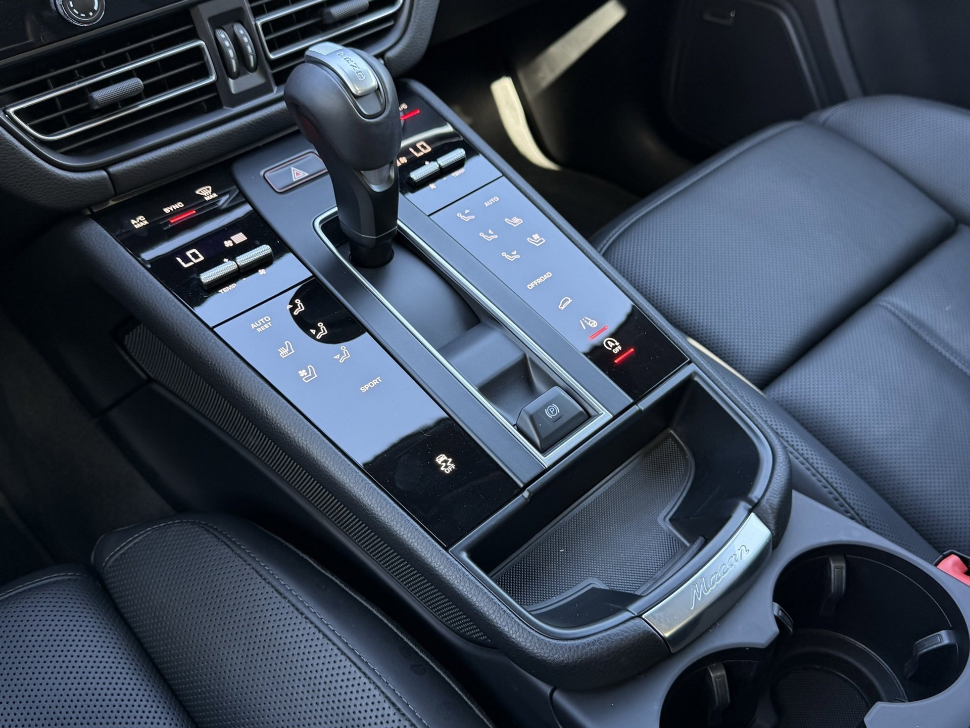 Used 2025 Porsche Macan image 22