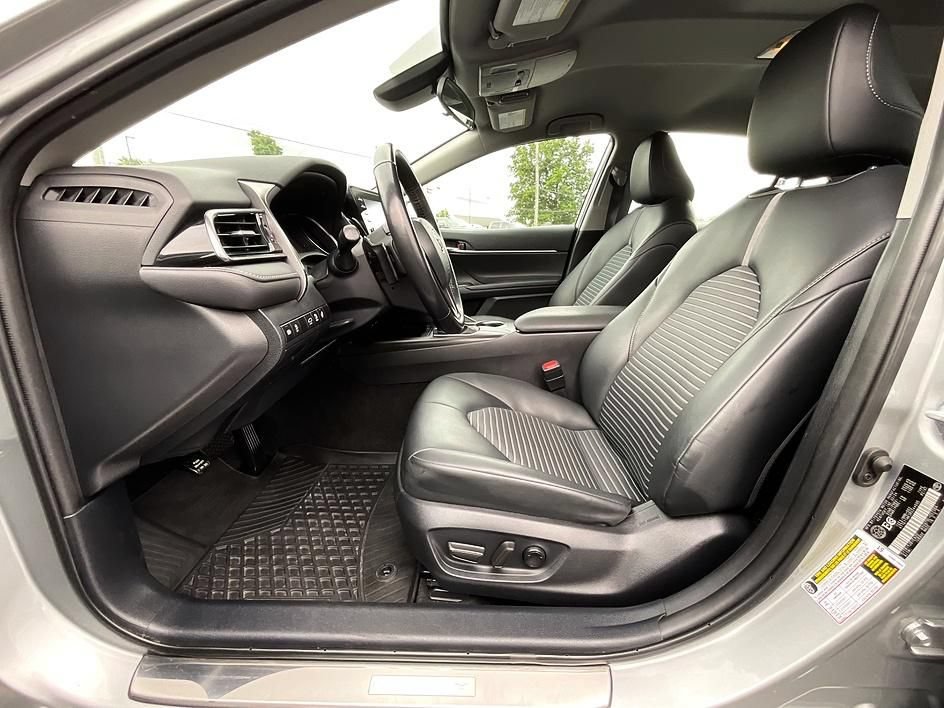 Used 2024 Toyota Camry SE FWD image 4