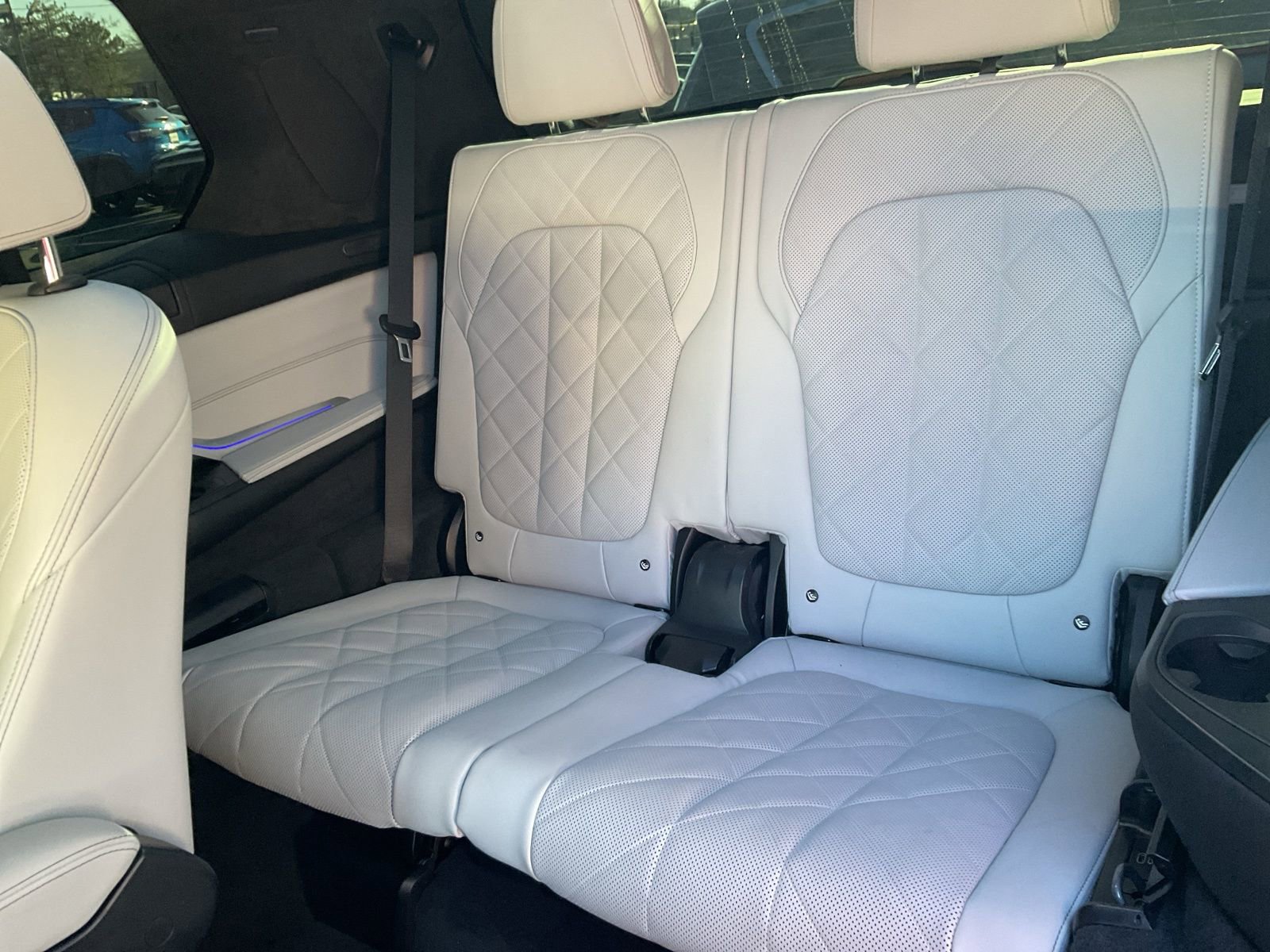 Used 2023 BMW X7 xDrive40i w/ Dynamic Handling Package image 26