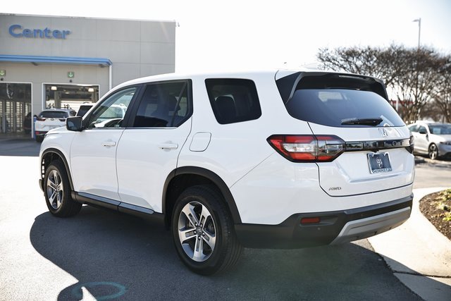 Used 2025 Honda Pilot EX-L image 4