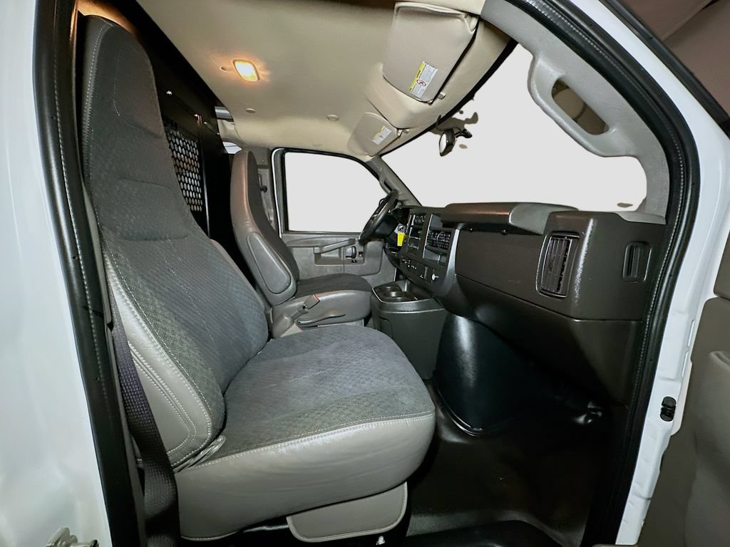 Used 2025 Chevrolet Express 2500 w/ Driver Convenience Package RWD image 33