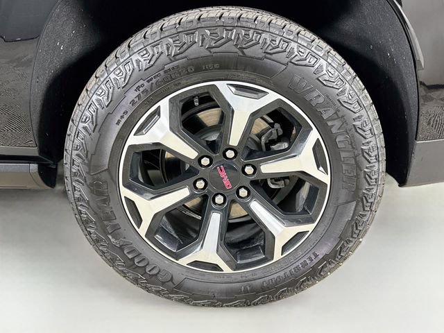 Used 2026 GMC Yukon XL AT4 w/ AT4 Premium Plus Package AWD/4WD image 35