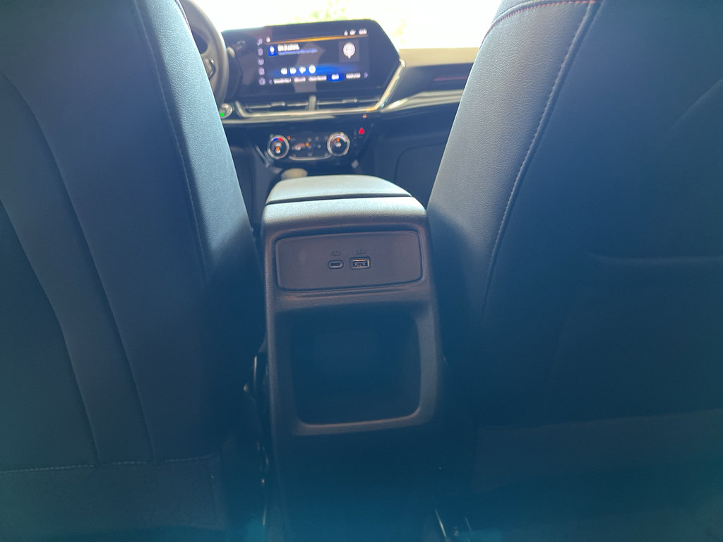 Used 2025 Chevrolet Trax RS w/ Sunroof Package FWD image 14