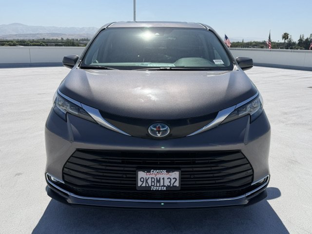 Certified 2022 Toyota Sienna XLE FWD image 7