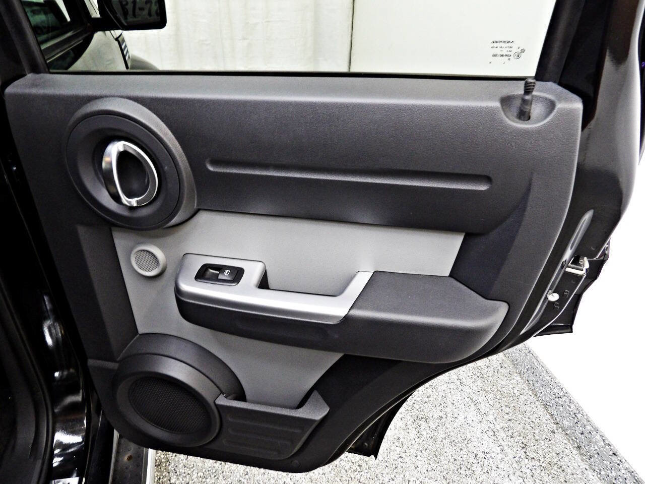 Used 2010 Dodge Nitro SXT w/ Navigation Convenience Group AWD/4WD image 12