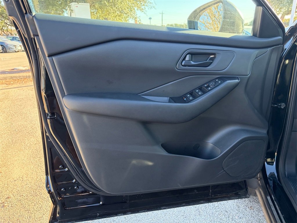 Certified 2025 Nissan Rogue S image 17