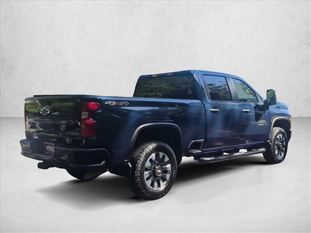 Used 2022 Chevrolet Silverado 2500 Custom w/ Custom Value Package AWD/4WD image 5