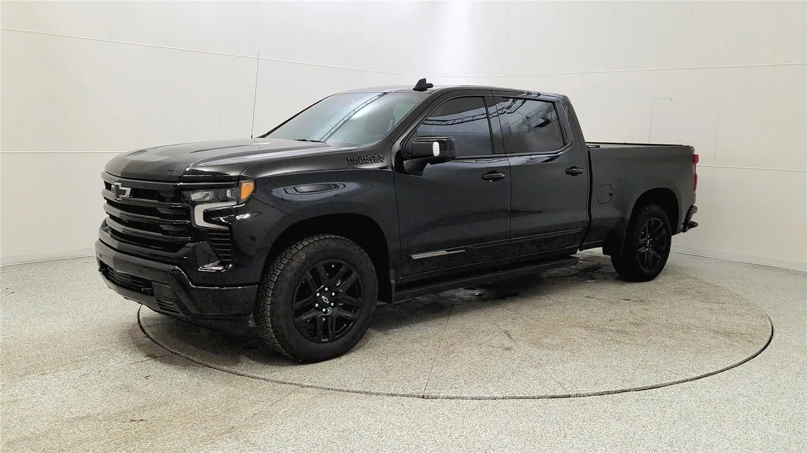 Used 2025 Chevrolet Silverado 1500 High Country w/ Midnight Edition image 3