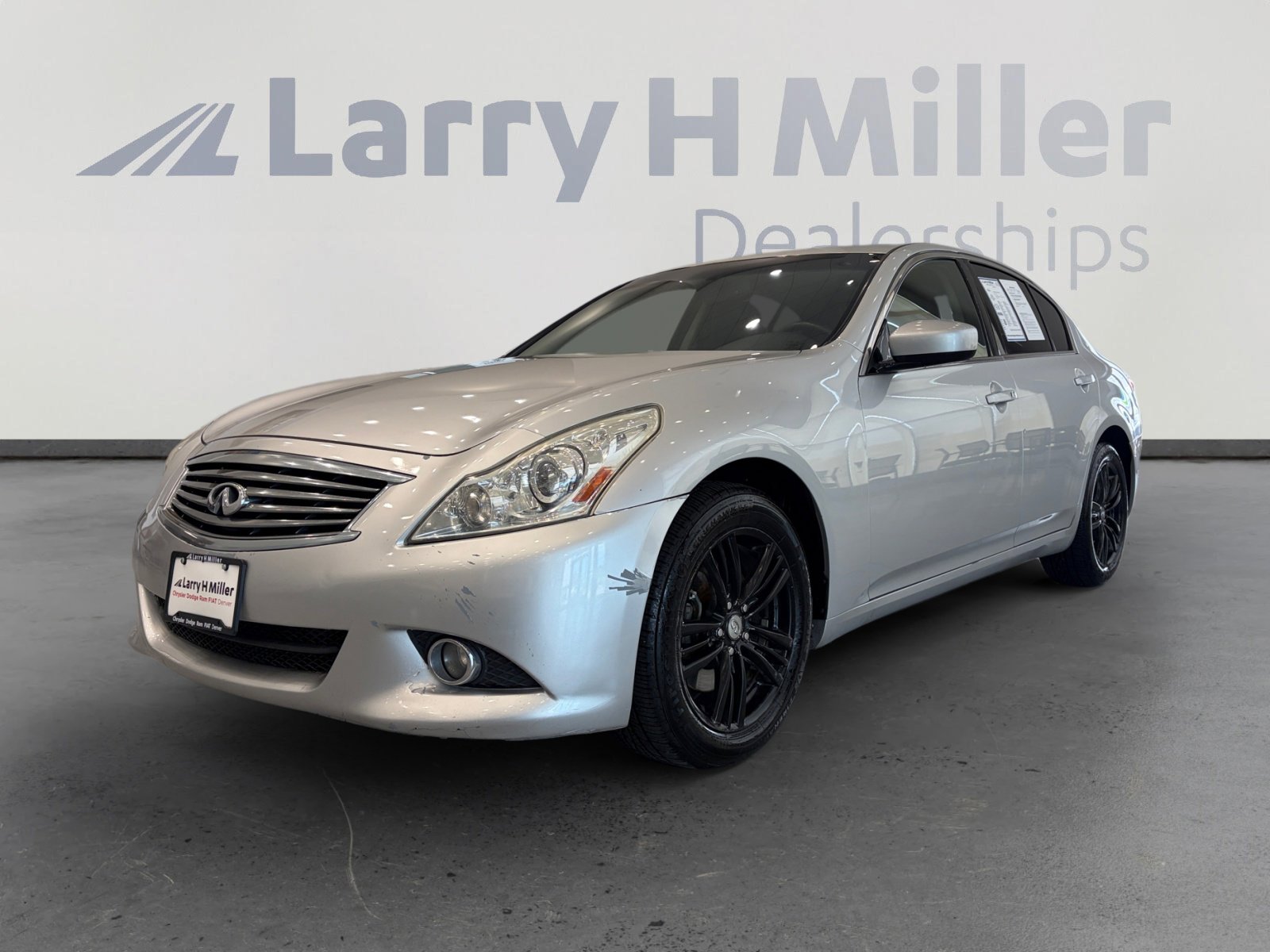 Used 2011 INFINITI G25 x w/ Moonroof Pkg