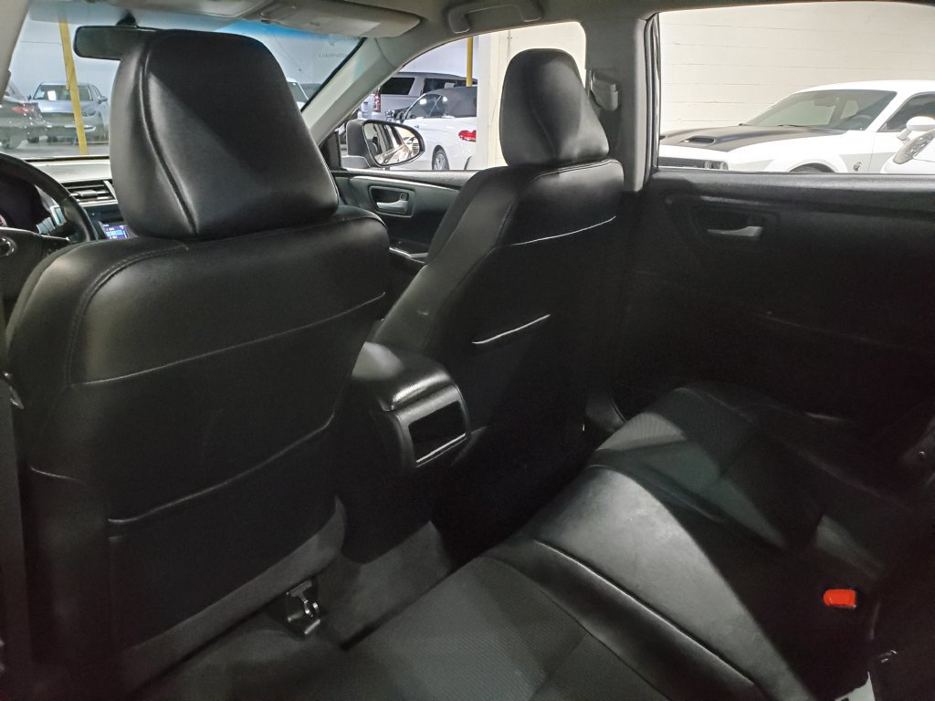 Used 2016 Toyota Camry SE FWD image 22