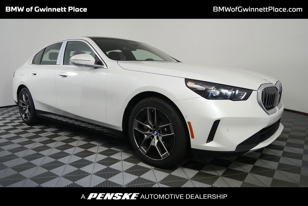 Used 2026 BMW 530i RWD image 1