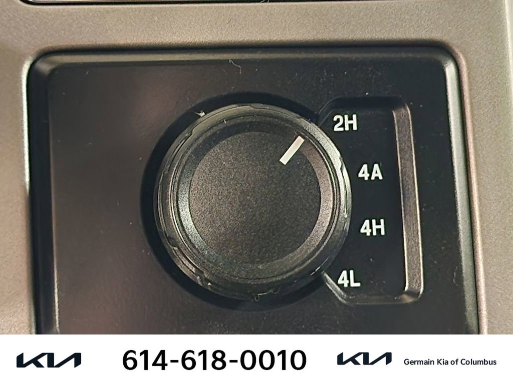 Used 2015 Ford F150 Lariat w/ Trailer Tow Package image 29