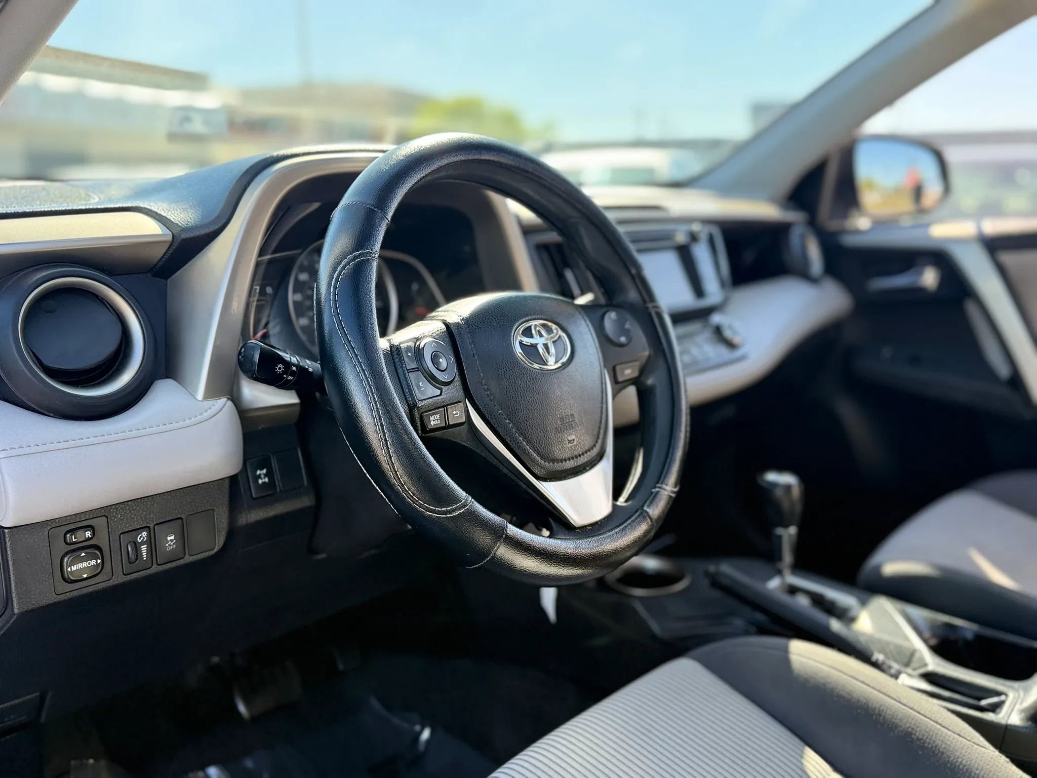 Used 2015 Toyota RAV4 XLE image 14