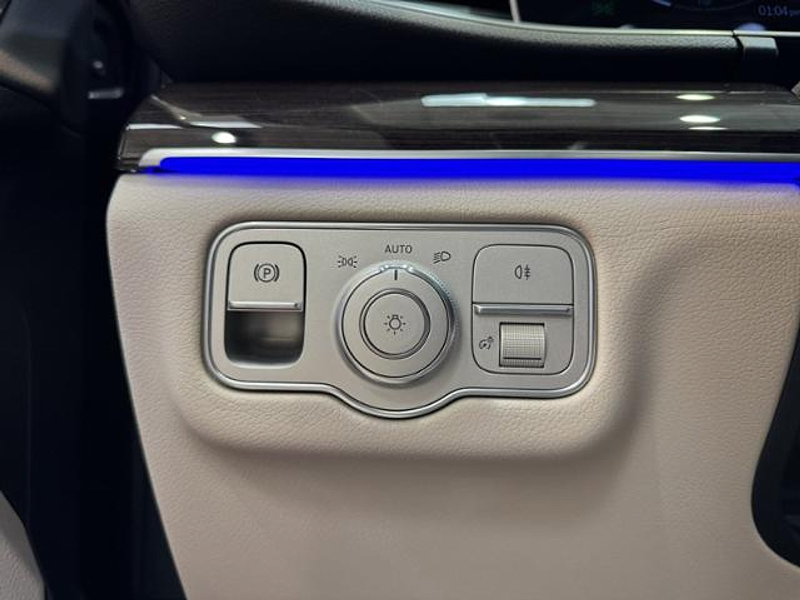 Certified 2025 Mercedes-Benz GLE 350 4MATIC image 38