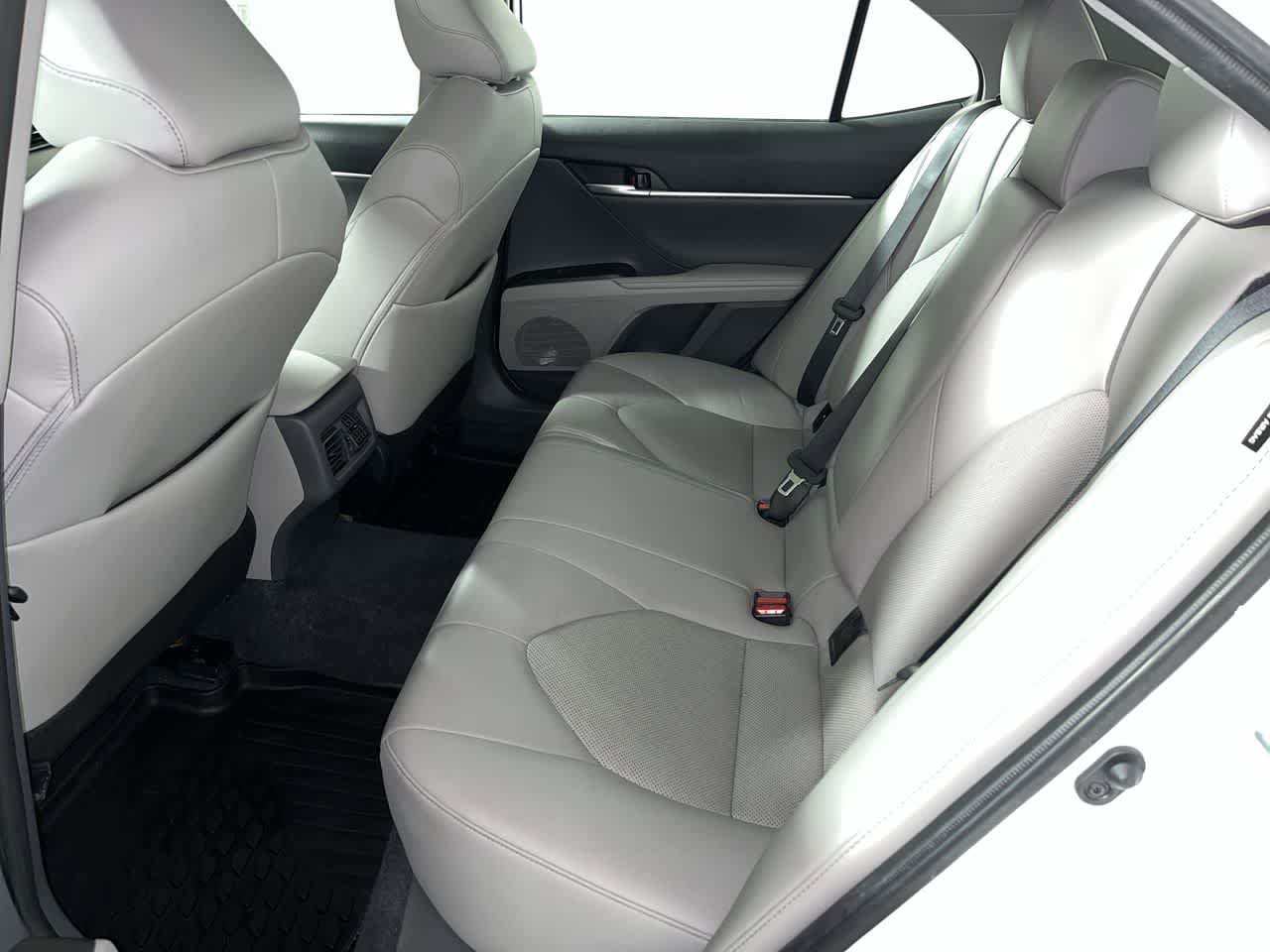 Used 2024 Toyota Camry XLE w/ Navigation Package image 27