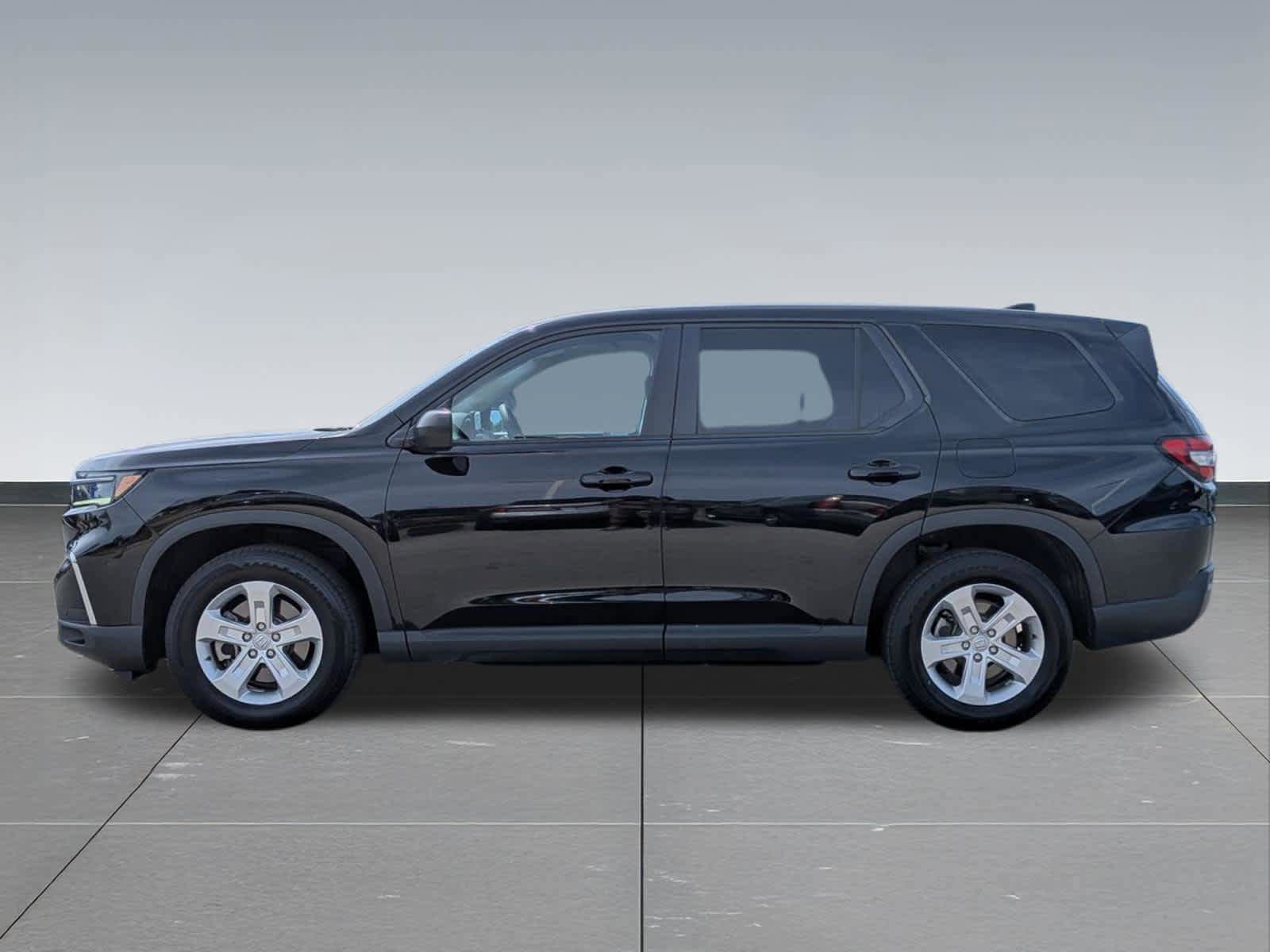 Certified 2023 Honda Pilot LX image 2