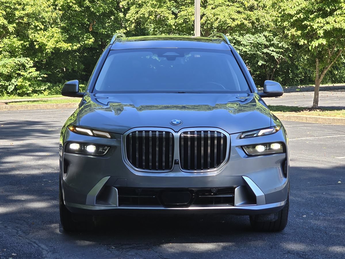 Used 2025 BMW X7 xDrive40i w/ Premium Package AWD/4WD image 9