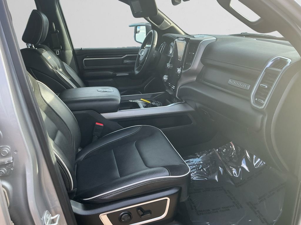 Used 2025 RAM 1500 Laramie AWD/4WD image 15
