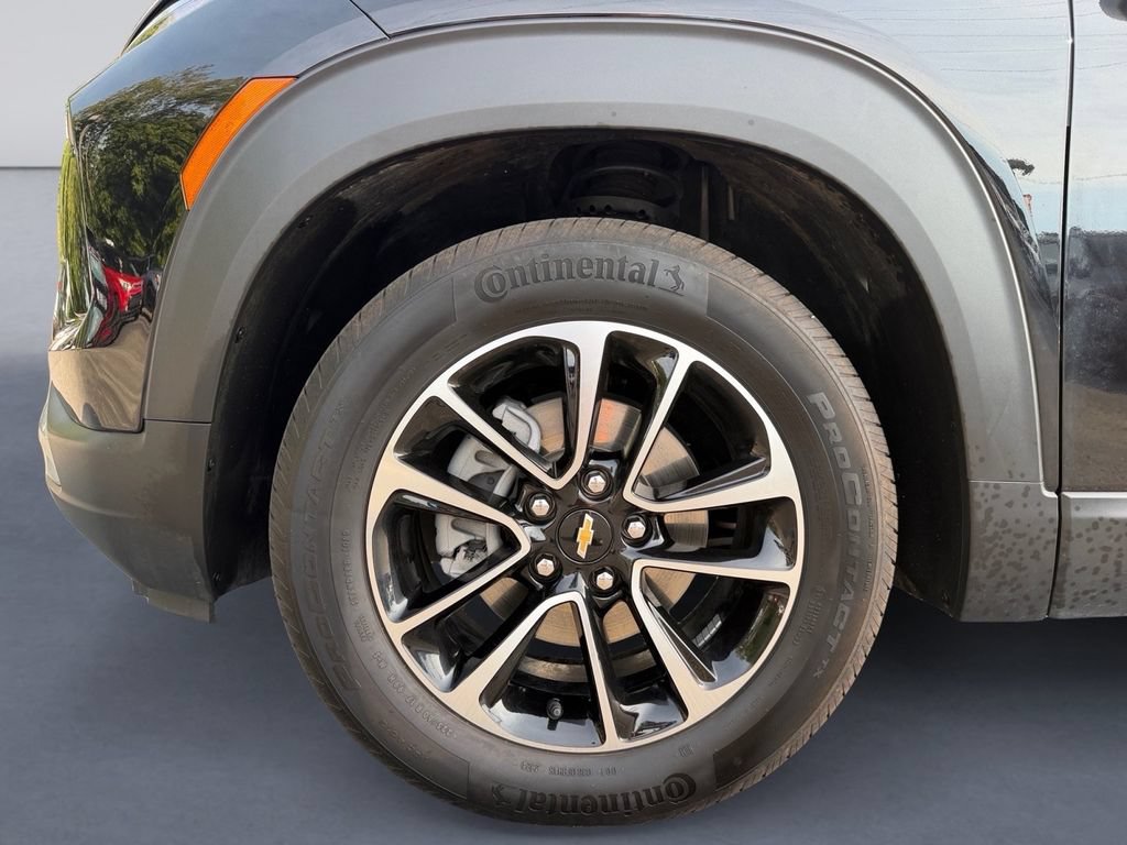 Used 2025 Chevrolet TrailBlazer LT FWD image 9