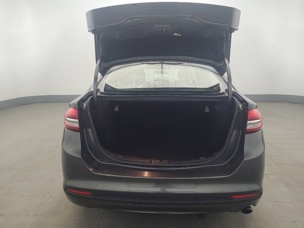 Used 2018 Ford Fusion SE w/ Fusion SE Technology Package FWD image 29