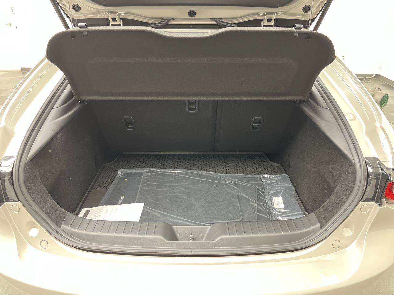 New 2026 MAZDA MAZDA3 2.5 S Hatchback w/ Premium Pkg FWD image 29