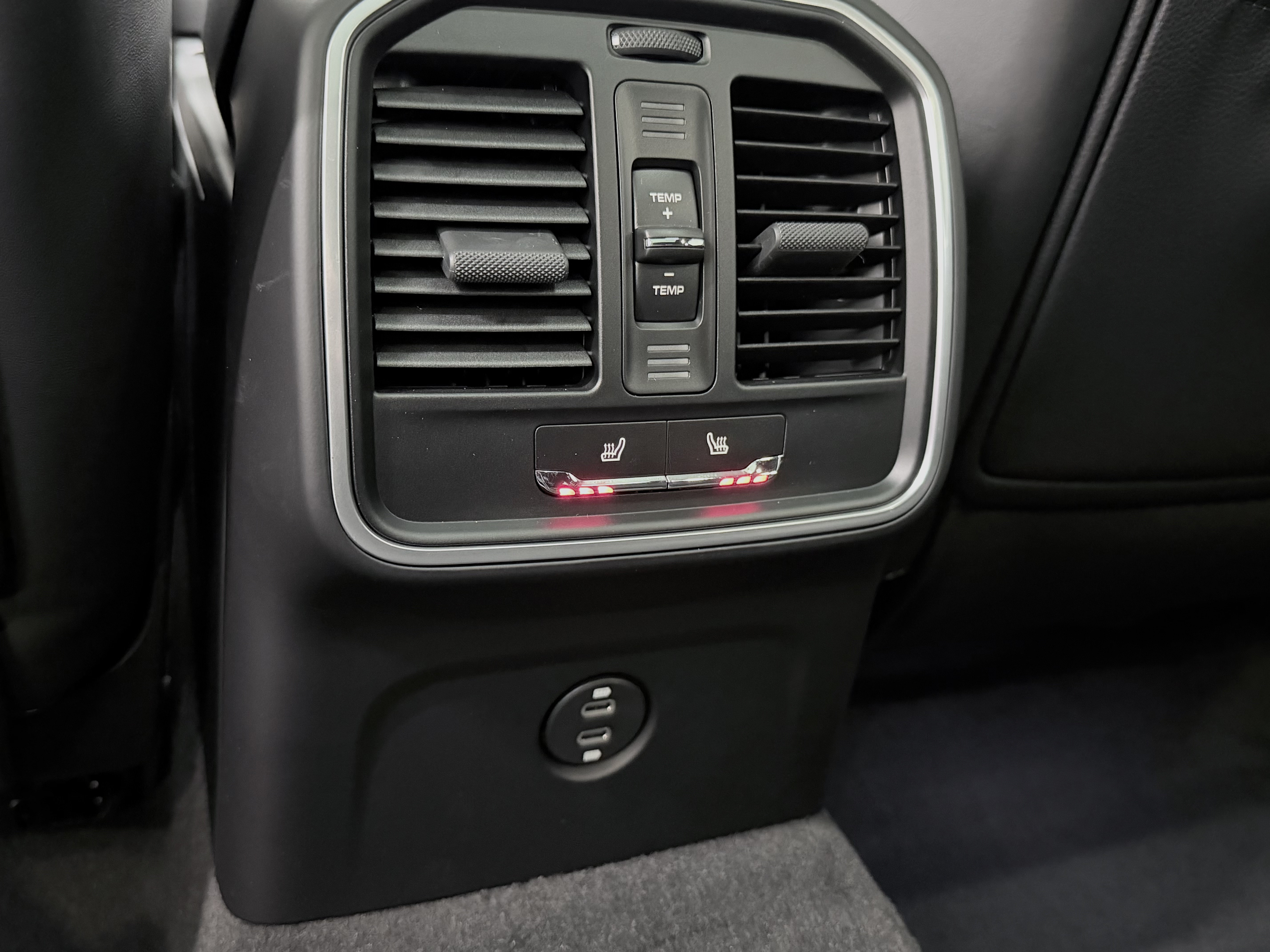 Certified 2026 Porsche Macan AWD/4WD image 21