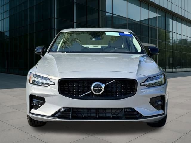 New 2024 Volvo S60 B5 Plus w/ Climate Package image 8