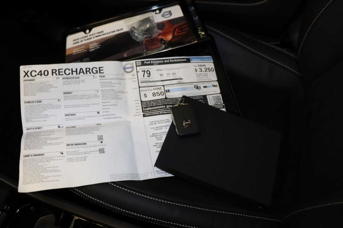Used 2021 Volvo XC40 P8 Recharge AWD/4WD image 5