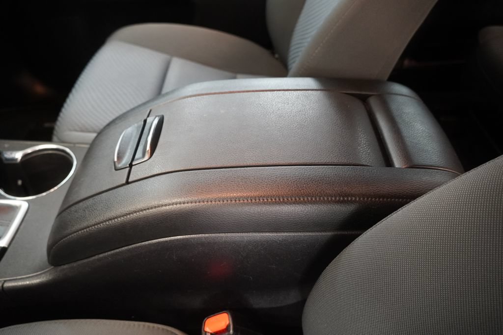Used 2019 Toyota Highlander LE AWD/4WD image 22