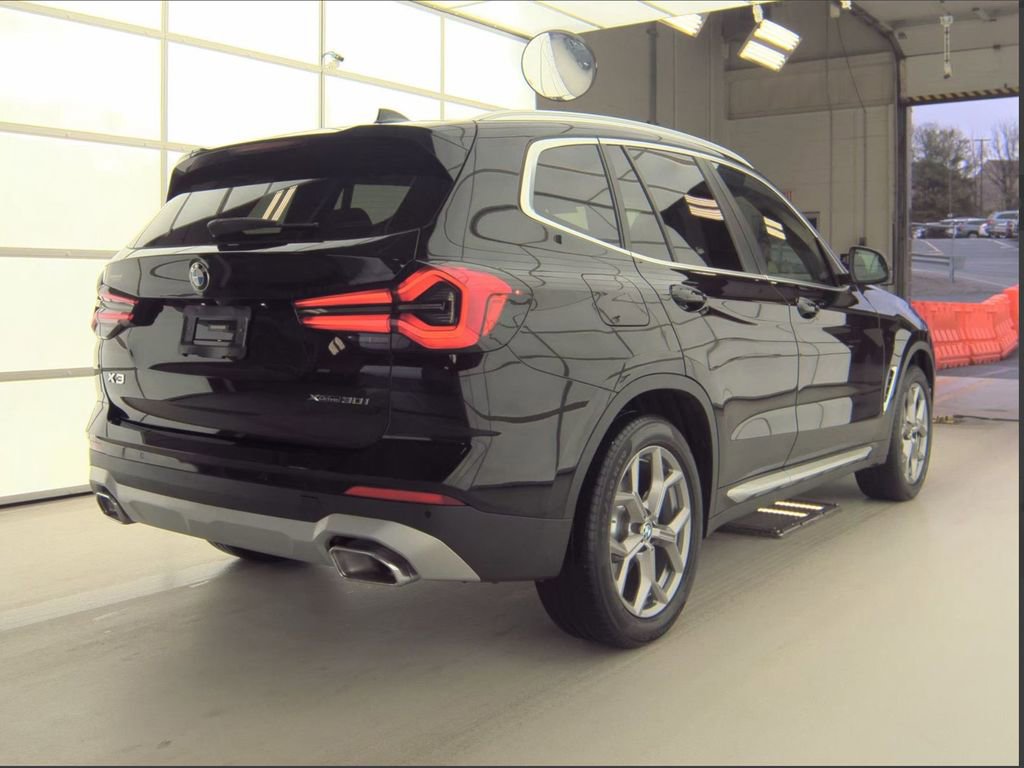 Used 2023 BMW X3 xDrive30i w/ Premium Package image 4