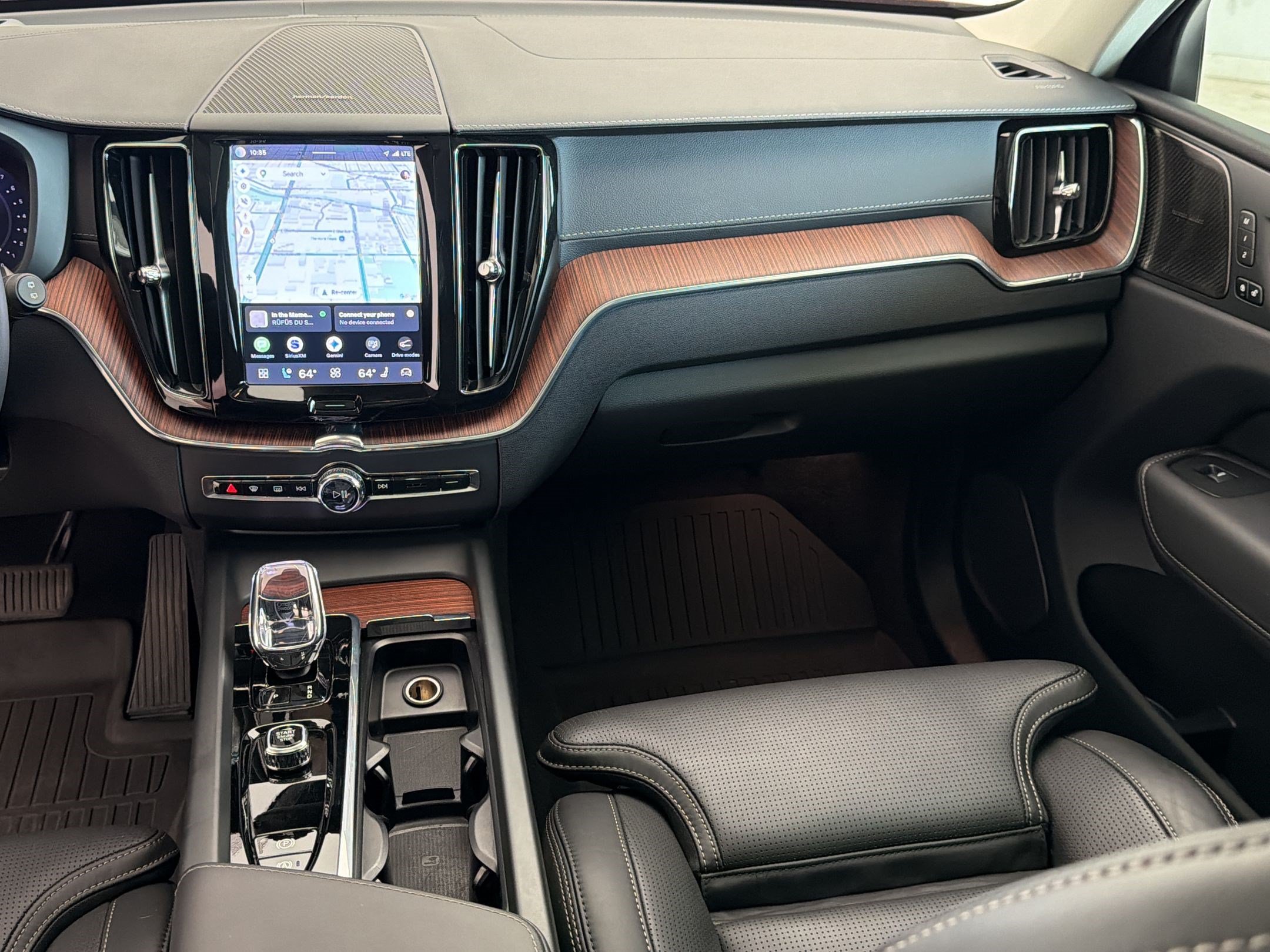 Used 2024 Volvo XC60 B5 Ultimate w/ Protection Package Premier AWD/4WD image 30