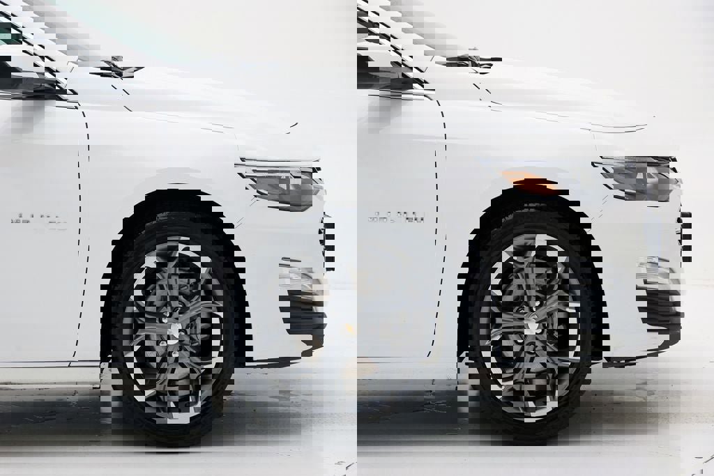 Used 2024 Chevrolet Malibu LT image 4