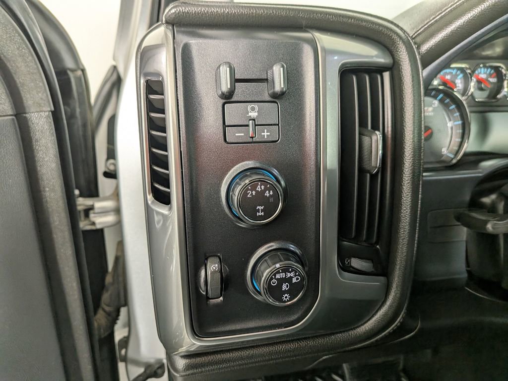 Used 2015 Chevrolet Silverado 2500 LTZ w/ Duramax Plus Package image 19