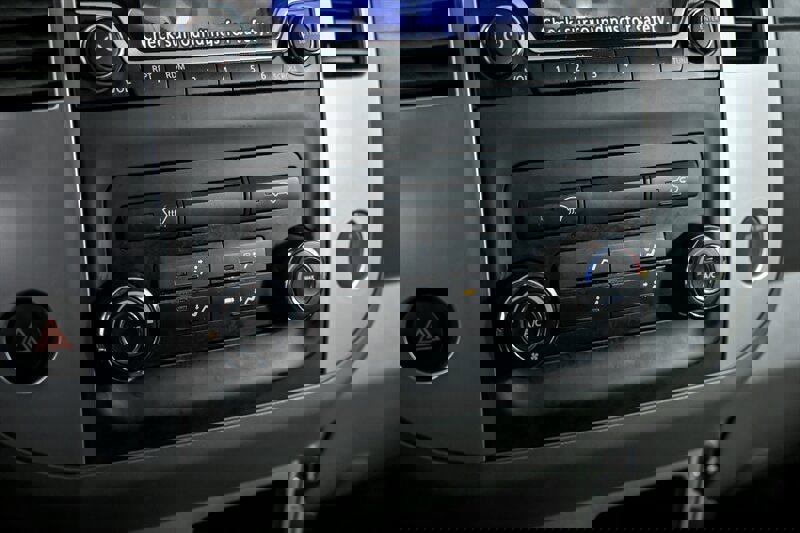 Used 2018 Nissan Frontier SV image 25